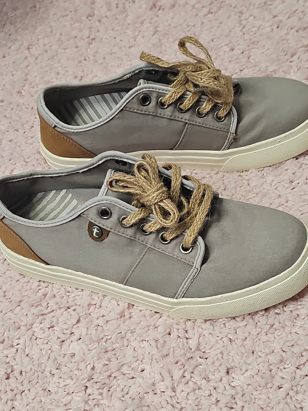Taos Footwear Gray Canvas Sneakers with Natural Rope Laces - Picture 2 of 8